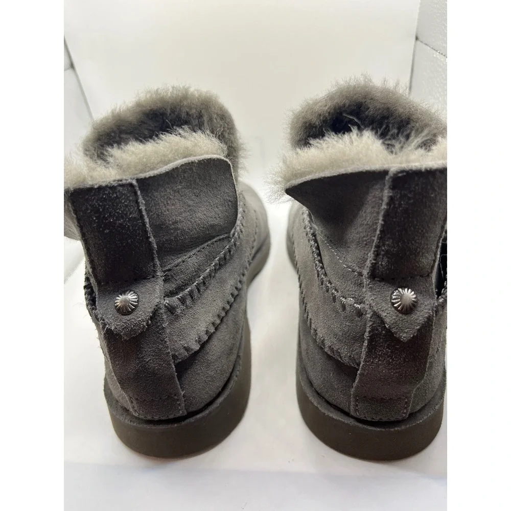 UGG Australia Women's Gray Suede Sheepskin Lined Ankle Boots Size‎ 9